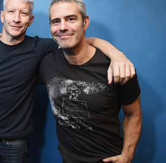 Giggle Twins Andy Cohen and Anderson Cooper Will Host New Year’s Eve