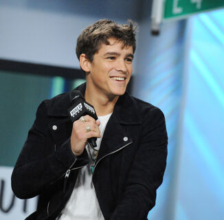 Does Brenton Thwaites Have the Butt to Play Nightwing?