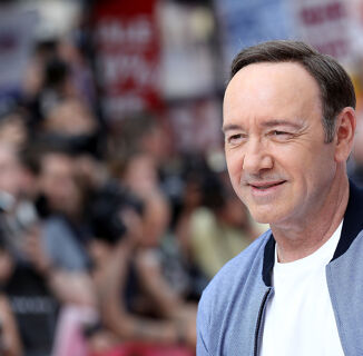 Kevin Spacey Taking Acting Break to Seek Treatment After Underage Assault Allegations