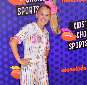 JoJo Siwa and Her Girlfriend Attribute Their Happiness to This Romantic Tip
