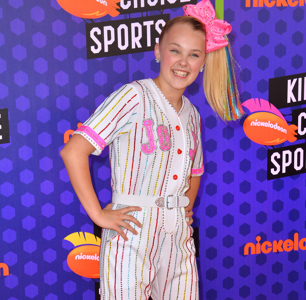 JoJo Siwa and Her Girlfriend Attribute Their Happiness to This Romantic Tip