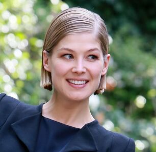 Will Rosamind Pike Play Gay in &#8220;Wheel of Time&#8221;?