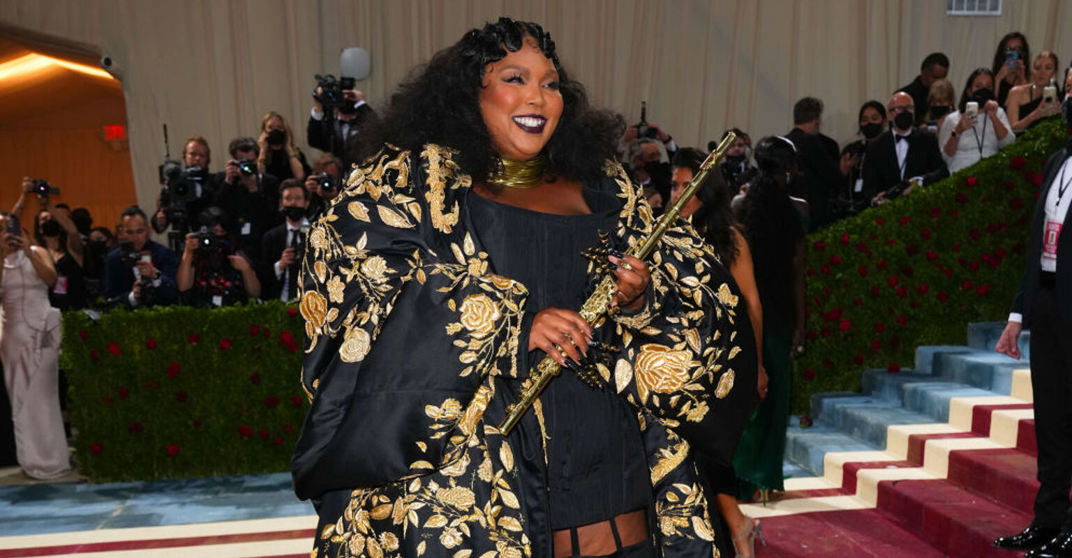 Lizzo's Impromptu Flute Performance at the Met Gala is the Exact Energy
