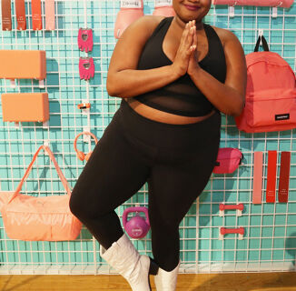 Yoga Influencer Jessamyn Stanley is Fighting Fatphobia, One Pose at a Time