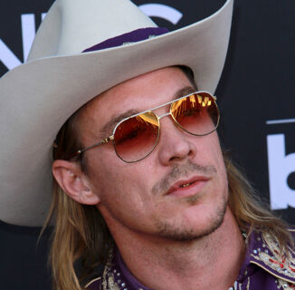 Diplo Says There’s Absolutely Nothing Gay About the Blow Jobs He Gets From Men