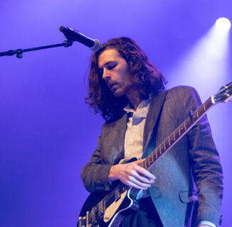 Hozier Agrees He’s a Lesbian Icon
