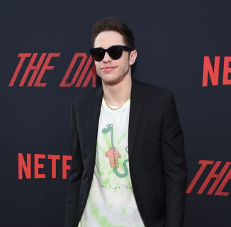 Apparently Pete Davidson Has Sex with a Dude on “Bupkis”