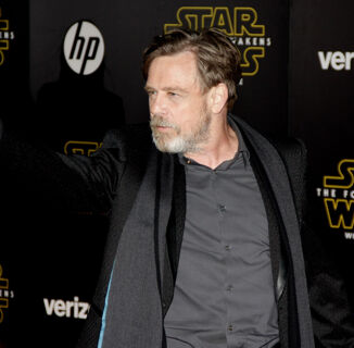 Mark Hamill Says Luke Skywalker Could Be Gay