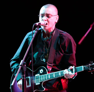 In Her Final Years, Sinéad O’Connor Donated Clothes and Makeup to the Trans Community