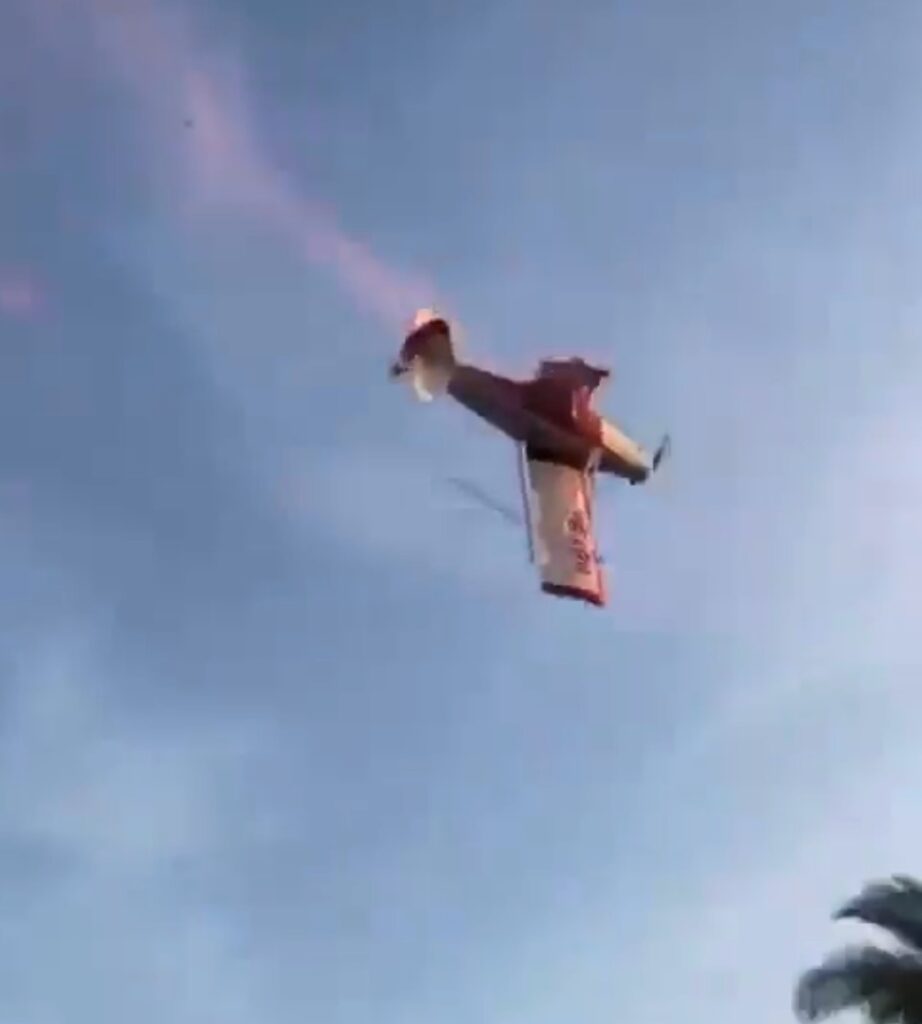 A plane crashes during a gender-reveal party in Mexico