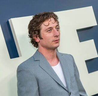 Jeremy Allen White stuns in a seemingly “Rush”-inspired photo shoot