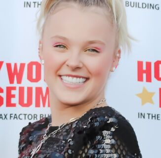 JoJo Siwa marks three years since making “the best decision” of her life