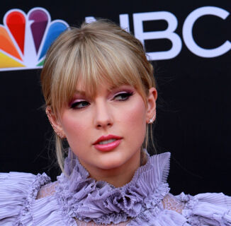 Fans think they found another “clue” about Taylor Swift’s sexuality and it’s a real doozy