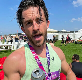 Jonathan Bailey’s half marathon was a gift to the gays in more ways than one