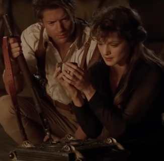 ‘The Mummy’ turns 25 years old and the bisexuals it spawned are still thirsting