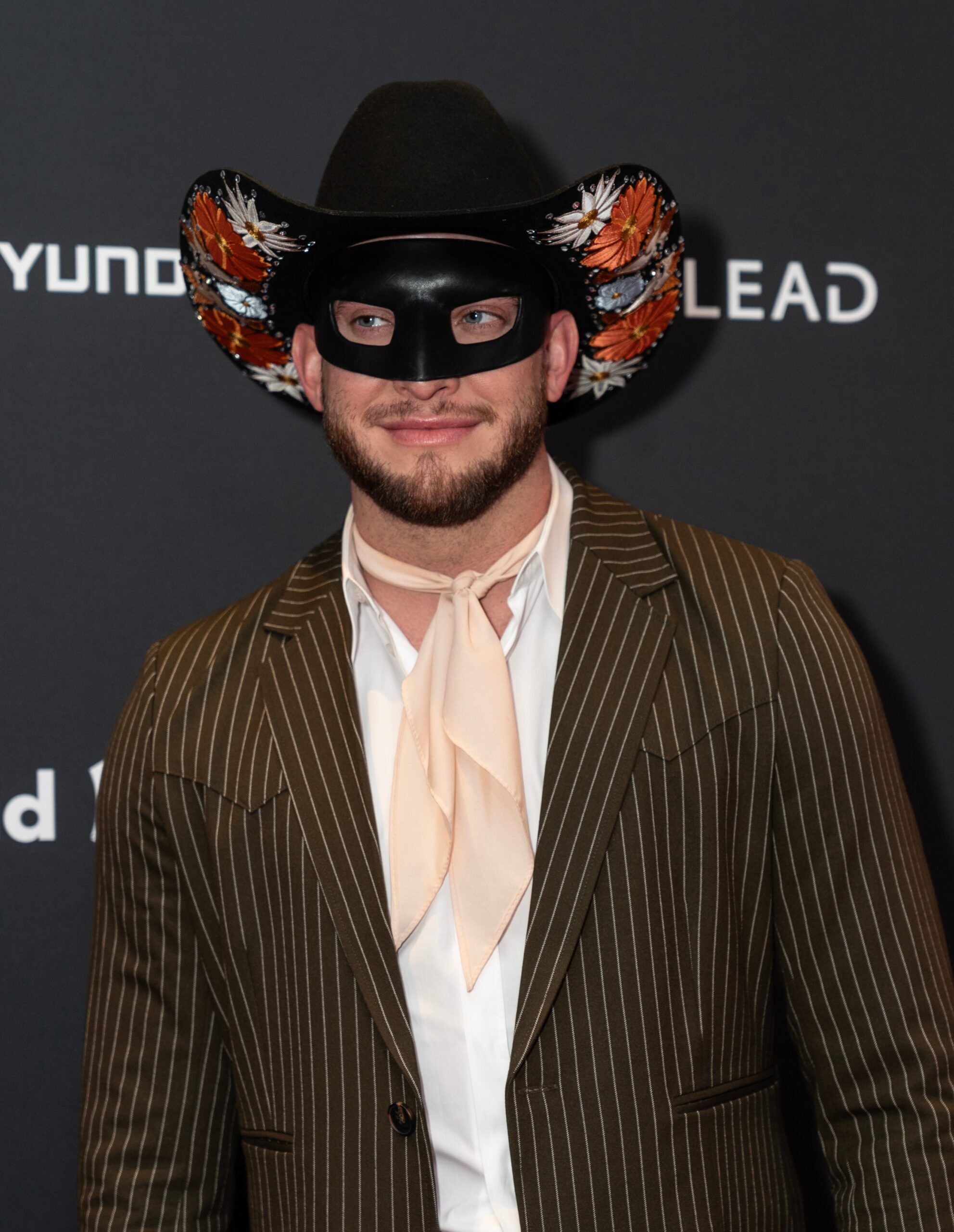 These nearly nude Orville Peck photos have the gays going feral