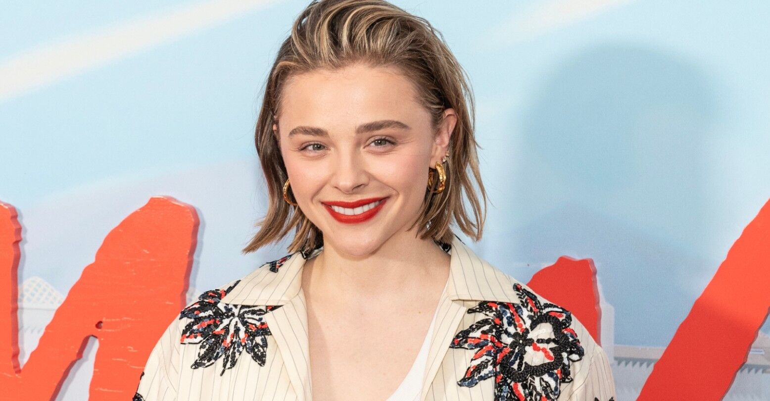 Chloë Grace Moretz Comes Out As A “gay Woman” While Endorsing Kamala ...