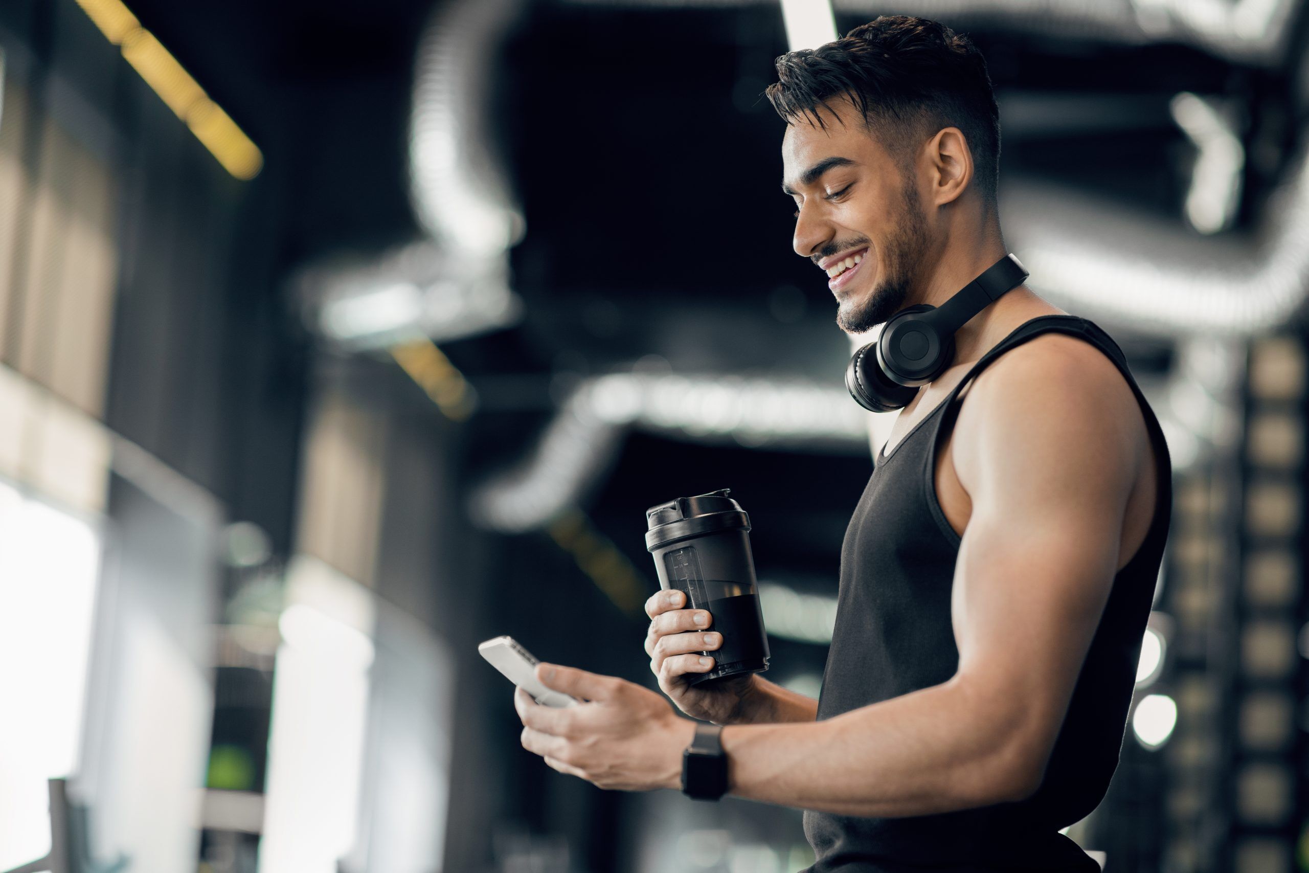 This wild gym hookup story sparked the latest gay meme INTO
